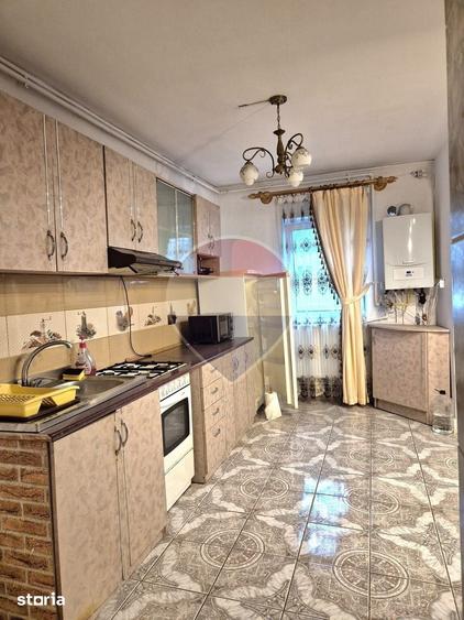 Apartament cu 4 camere de inchiriat in zona Central - 8