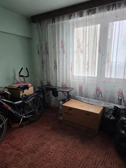 Apartament cu 3 camere decomandat, mobilat în Zețarilor