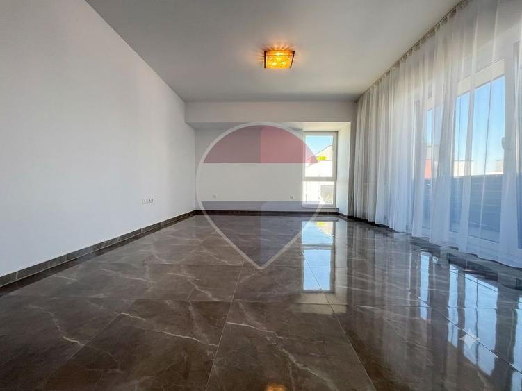 Apartament cu 3 camere decomandat, mobilat în Avantgarden