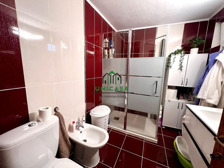 Casă individuală cu 4 camere cu Canalizare în Central