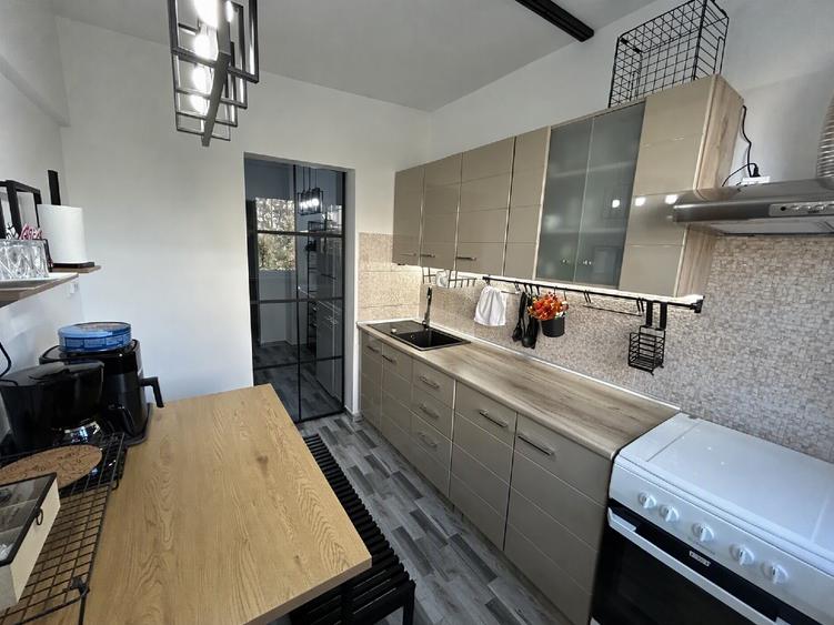 Apartament cu 2 camere circular în Titan