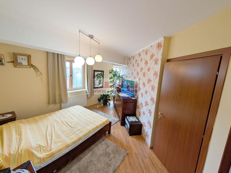 Apartament cu 3 camere decomandat în Străulești