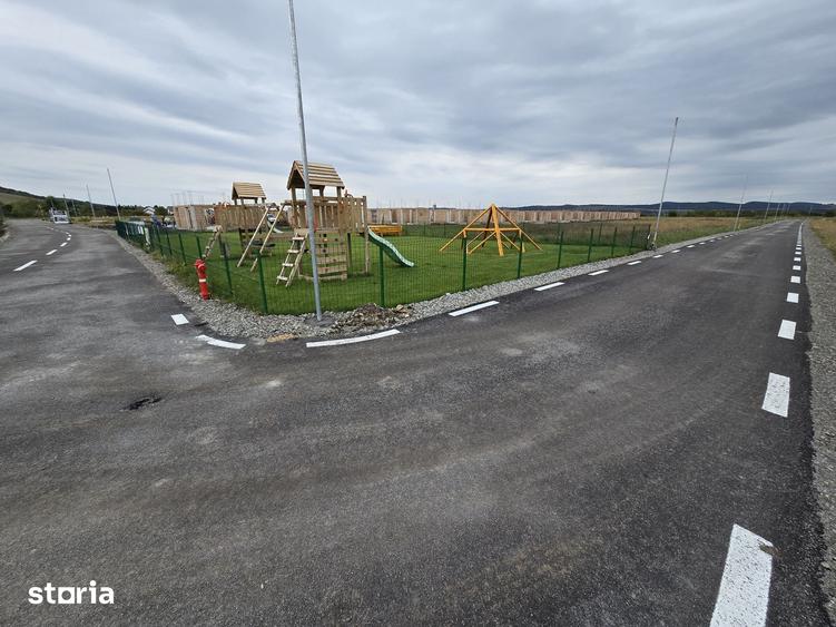 Casă cu 4 camere cu Teren 700 Mp în Sângeorgiu de Mureș