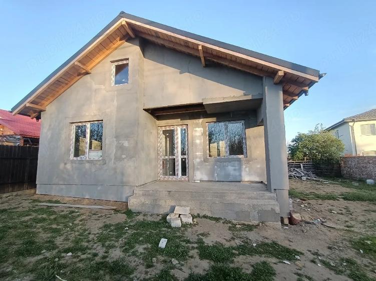 Casă cu Teren 400 Mp în Malu Mare