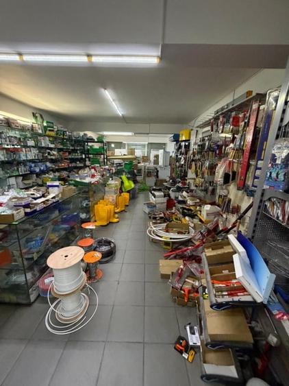 Spațiu comercial, de 1,300 mp, în Filiași