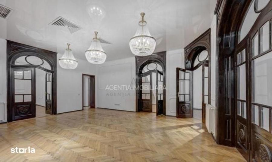 Spațiu comercial, de 1,000 mp, în Lipscani