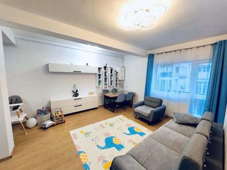 Apartament cu 3 camere decomandat în Central
