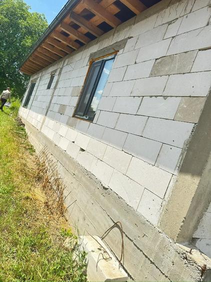 Casă cu Teren 1176 Mp în Horia