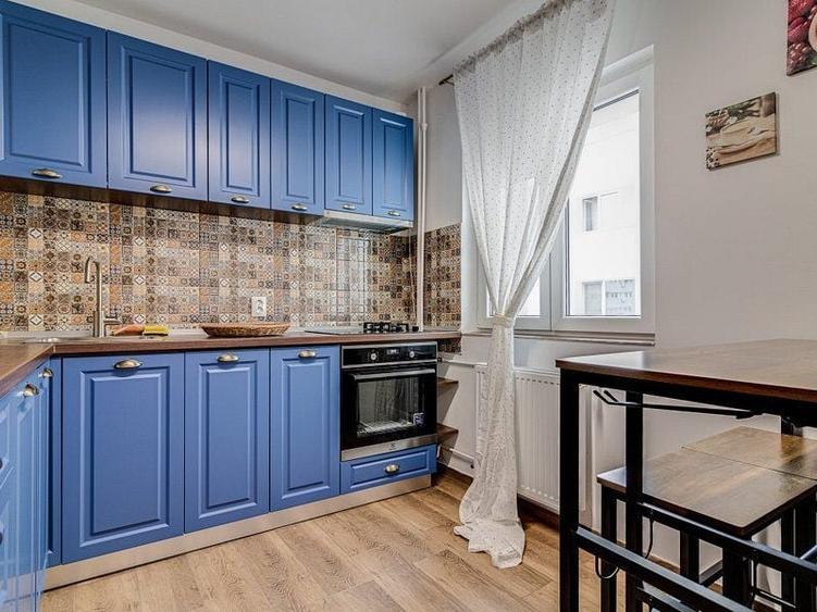 Apartament cu 3 camere decomandat, mobilat în 1 Mai