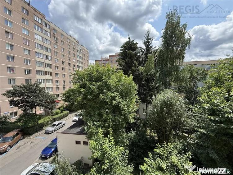 Apartament cu 3 camere semidecomandat în Astra