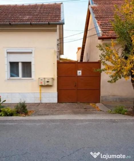 Casă cu 4 camere cu Teren 694 Mp în Șega