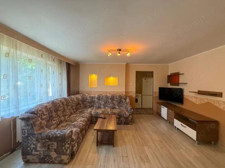 Apartament cu 3 camere decomandat în Gojdu