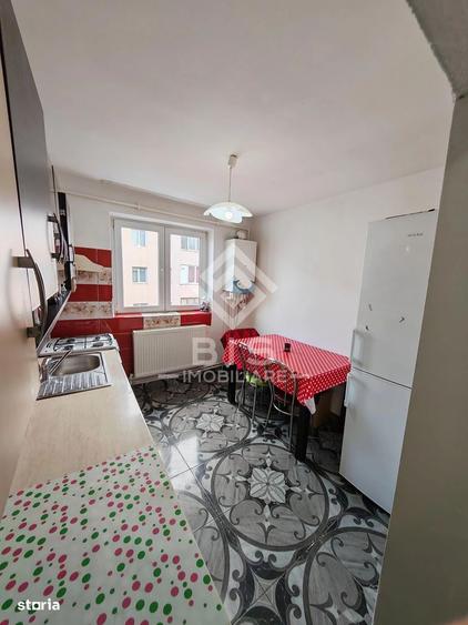 Apartament cu 3 camere semidecomandat în Central