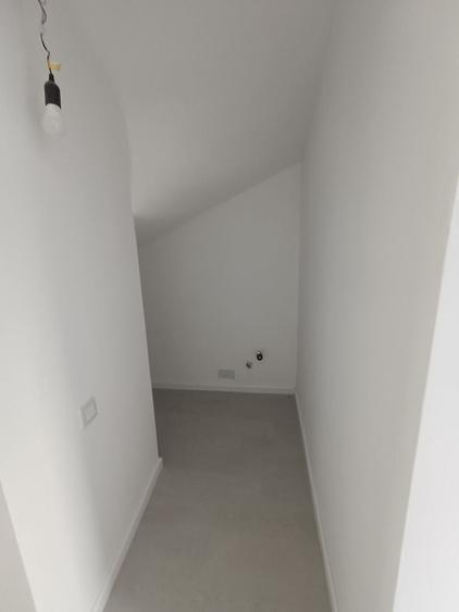 Duplex cu 4 camere cu Canalizare în Cetate