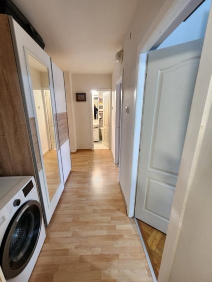 Apartament cu 3 camere decomandat, mobilat în Steaua