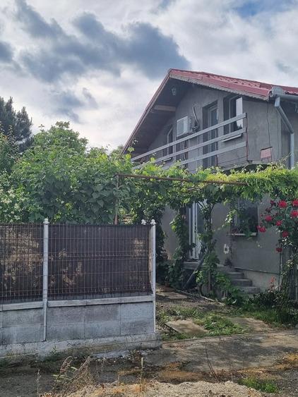 Casă cu Teren 1200 Mp în Central