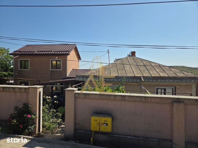 Casă cu 4 camere cu Teren 400 Mp în Ion Neculce