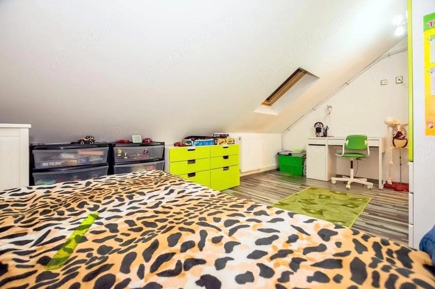 Apartament cu 3 camere decomandat în Girocului