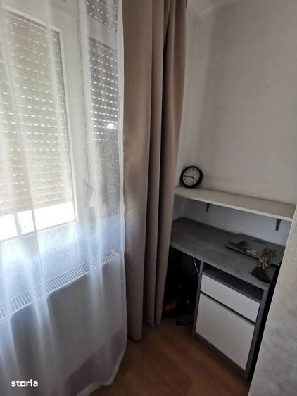 Apartament cu 3 camere decomandat în Obor