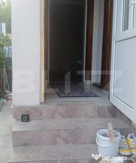 Casă cu 8 camere cu Teren 60 Mp în Astra