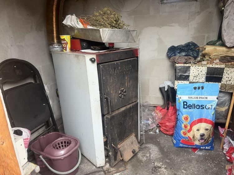 Casă cu 2 camere în Petros