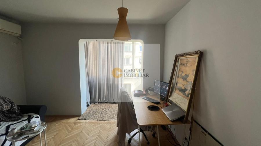 Apartament cu 2 camere semidecomandat, mobilat în Universitate