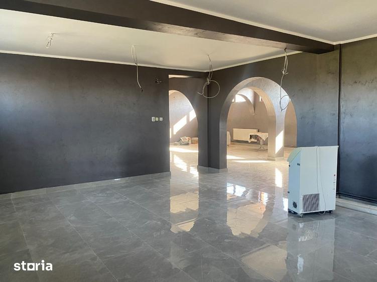 Apartament cu 4 camere în Boldești