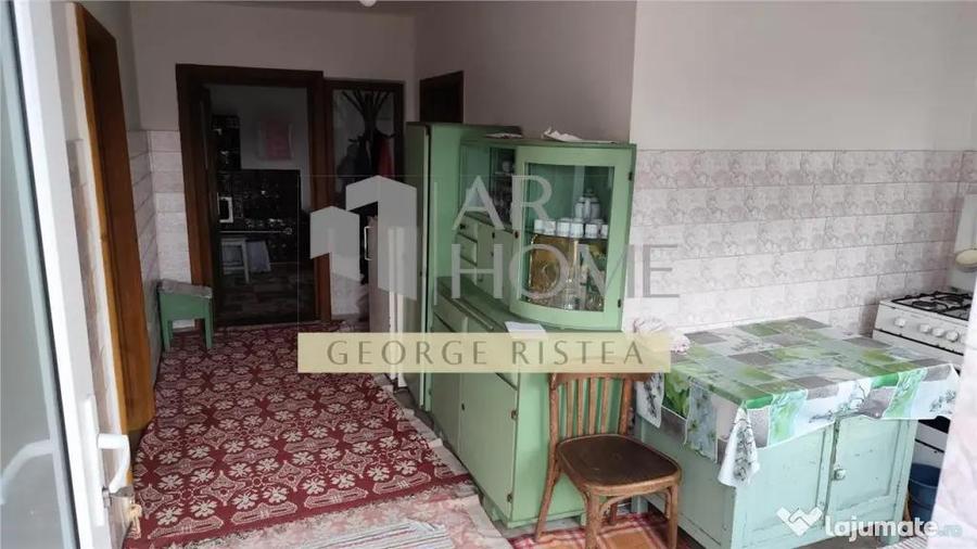 Casă cu 4 camere cu Teren 1294 Mp în Central