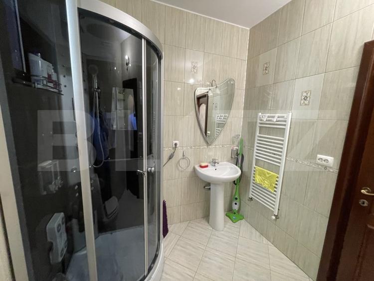 Casă individuală cu 4 camere cu Canalizare în Tătărași