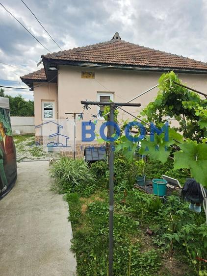 Casă individuală cu 3 camere cu Canalizare în Jiblea Veche