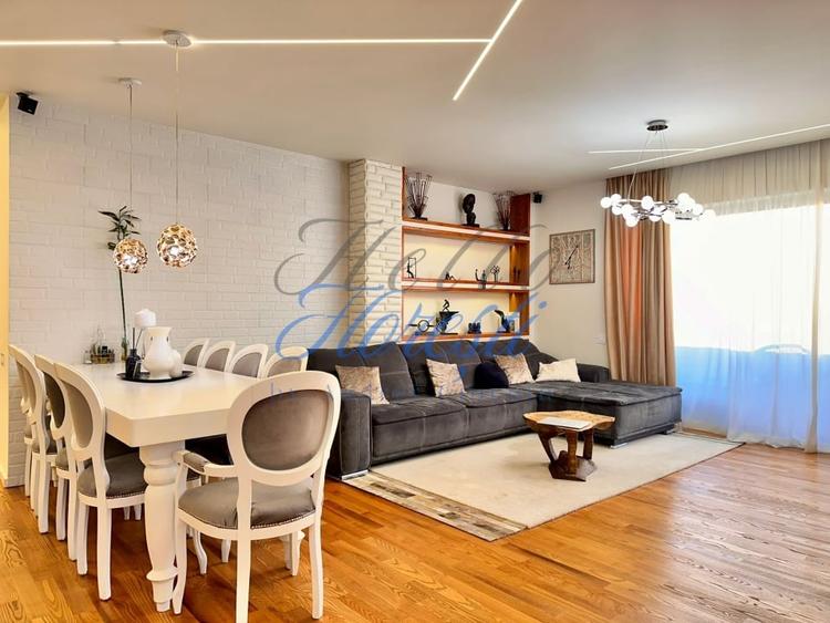 Penthouse cu 7 camere semidecomandat, mobilat în Bună Ziua