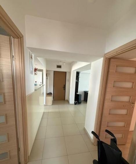 Apartament cu 3 camere decomandat în Dristor