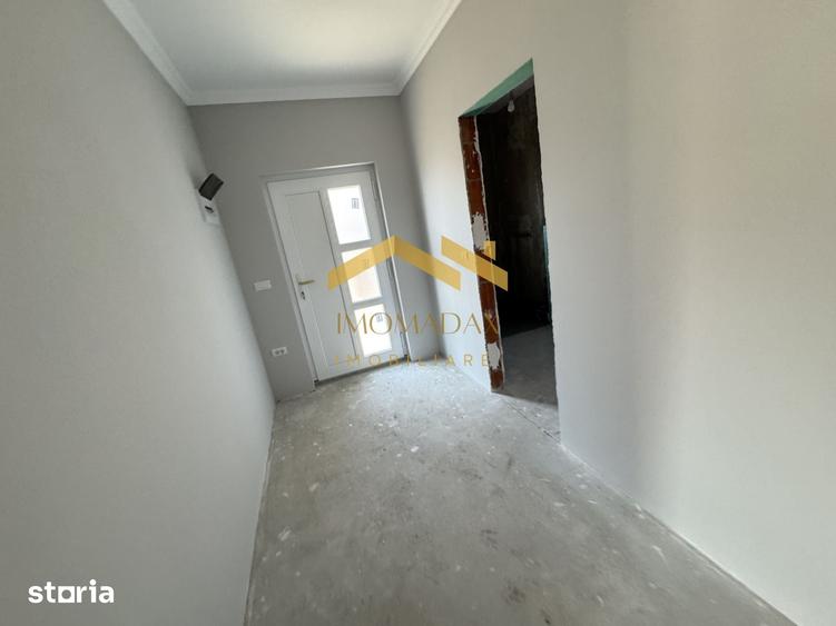 Casă cu 4 camere cu Teren 400 Mp în Sânmihaiu Român