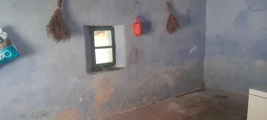 Casă cu 1 camere cu Teren 1000 Mp în Central