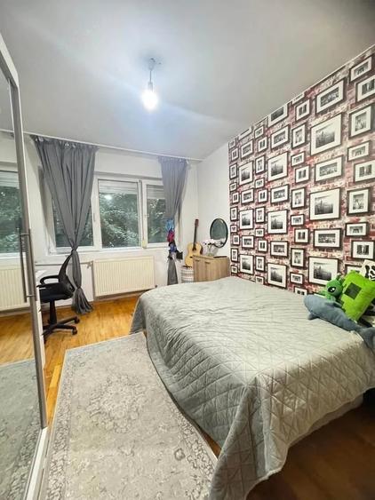 Apartament cu 3 camere decomandat în Apusului