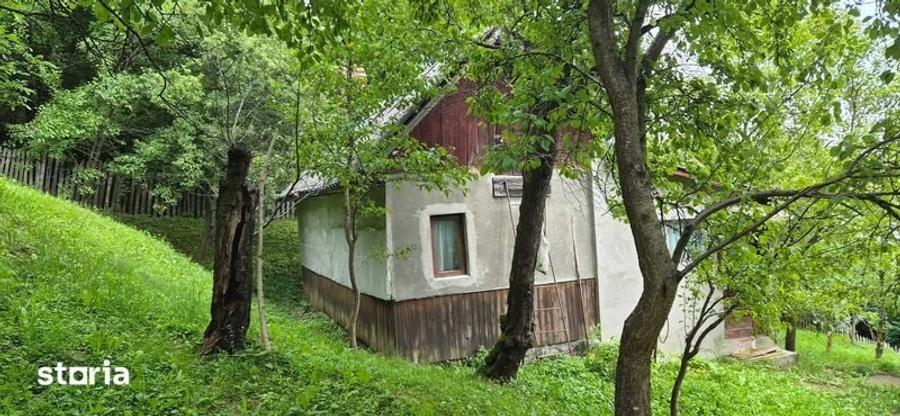 Casă cu 4 camere cu Teren 52 Mp în Central