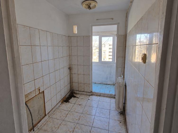 Apartament cu 2 camere semidecomandat în Giurgiului