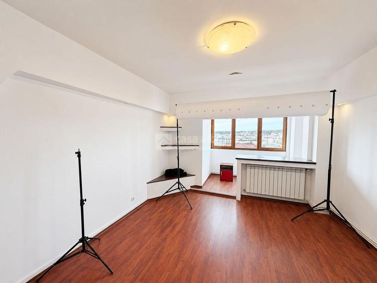 Apartament cu 3 camere decomandat în Alexandru cel Bun