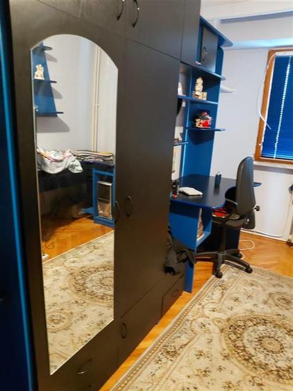 Apartament cu 3 camere decomandat în Buzaului