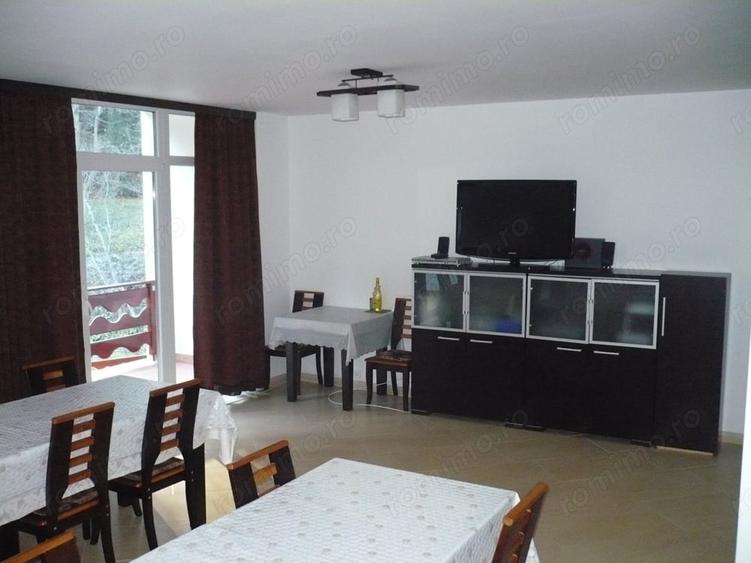Casă cu 6 camere în Clăbucet