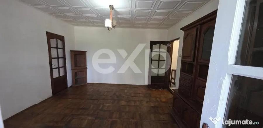 Apartament cu 2 camere semidecomandat în Micro 11