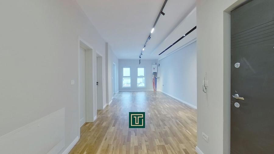 Penthouse cu 3 camere semidecomandat în Miorița