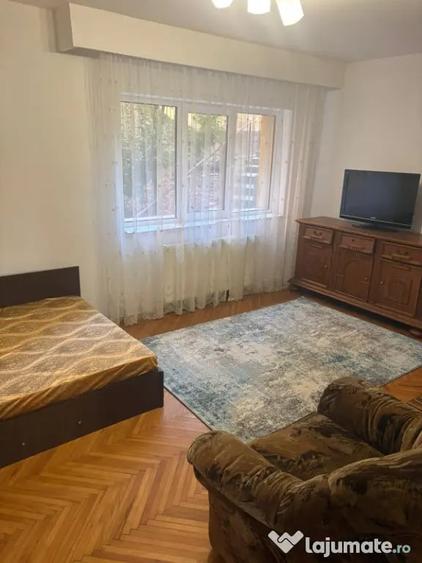 Apartament cu 4 camere decomandat în Mărăști