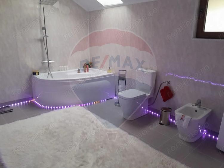 Casă cu 4 camere cu Teren 2500 Mp în Oeștii Pământeni