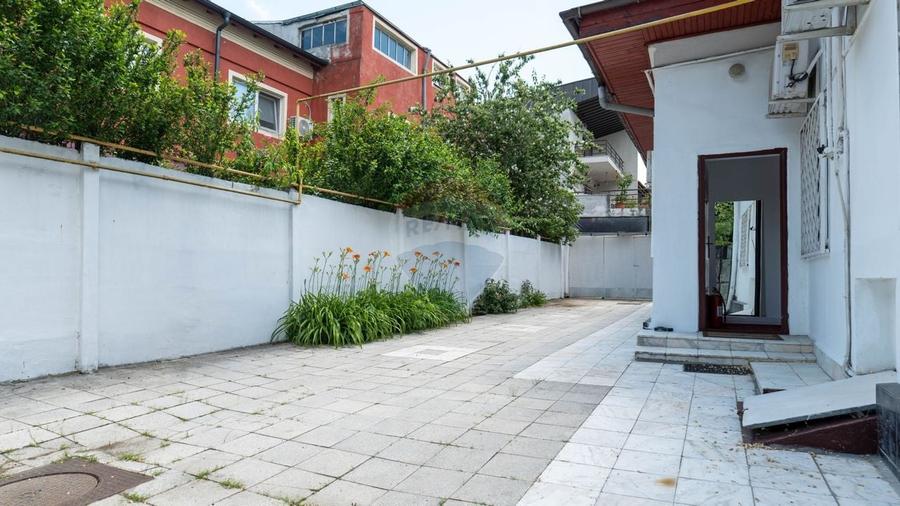 Casă individuală cu 4 camere cu Teren 467 Mp în Vatra Luminoasă