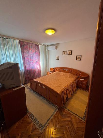 Apartament cu 3 camere decomandat, mobilat în Ultracentral