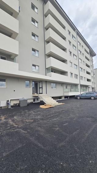 Apartament cu 3 camere decomandat în Berceni