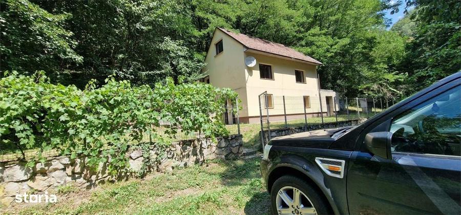 Casă cu 4 camere în Marginea