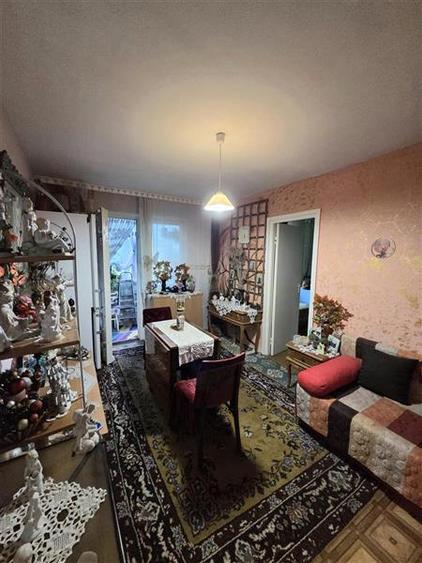 Apartament cu 3 camere semidecomandat în Groapa
