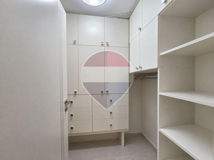 Apartament cu 3 camere semidecomandat, mobilat în Calea Turzii